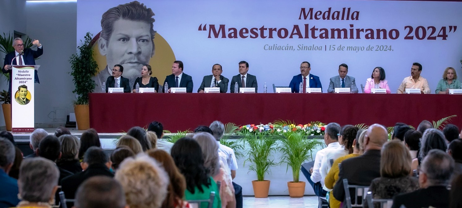 Maestros festejan 40 años