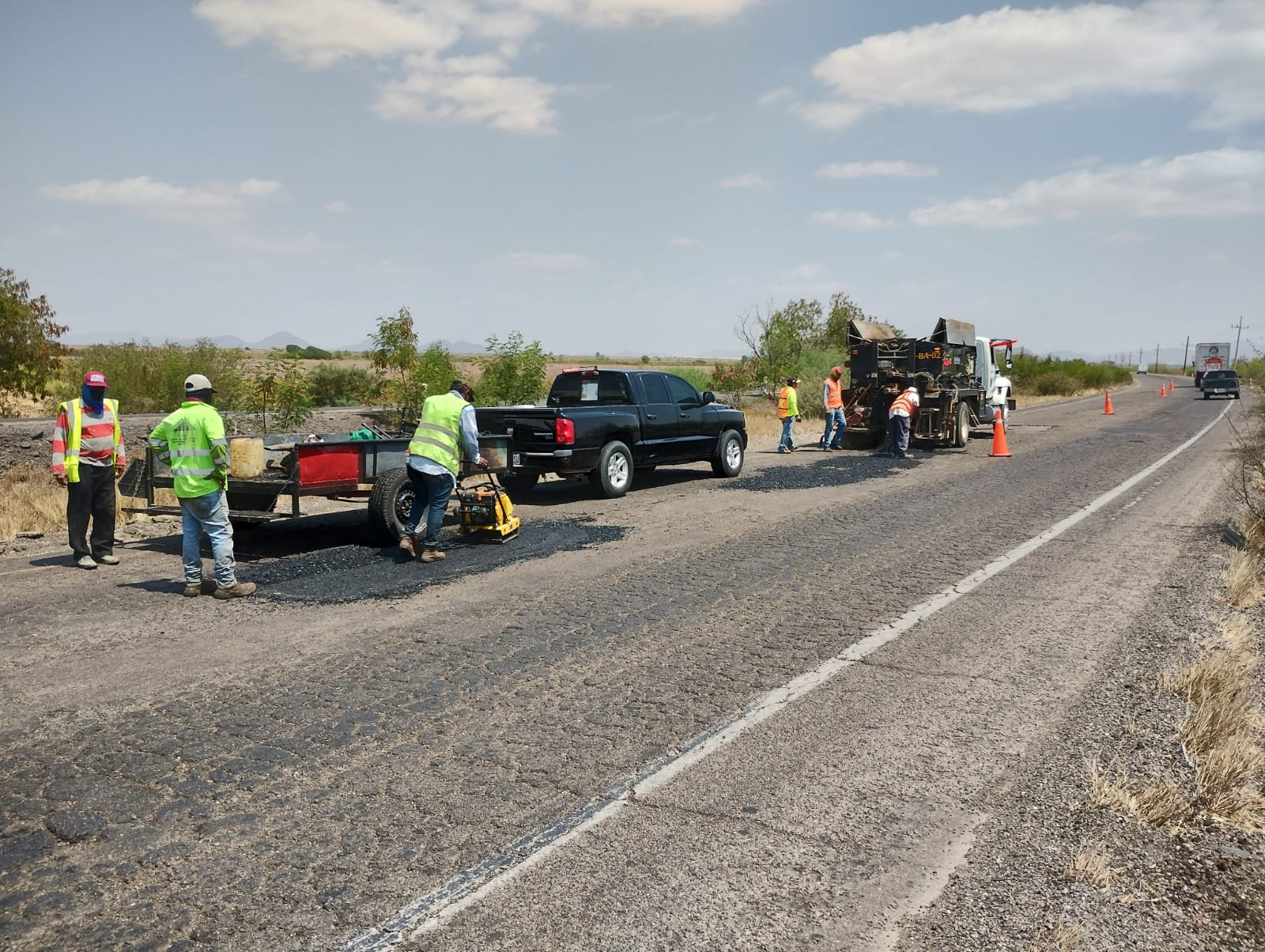 Rehabilitan carreteras