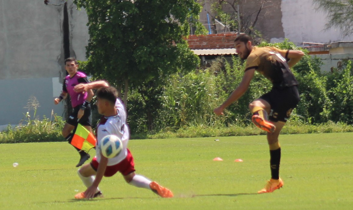 Abreu dispara tapa defensa